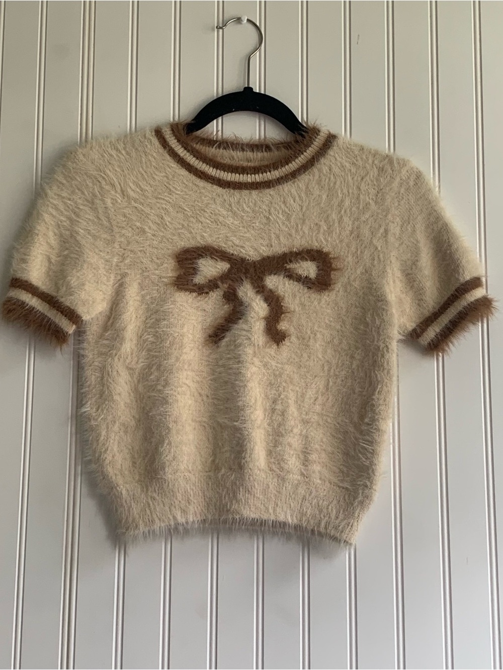 Promesa Cream Fuzzy Short-Sleeve Sweater with Brown Bow Accent